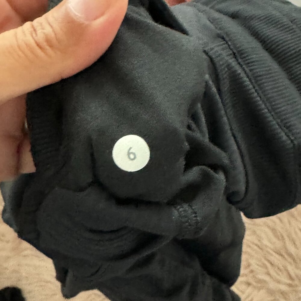 Lululemon Women's Studio Crop Pants Size 6 Black Pull on Pockets Drawstring - Picture 10 of 10
